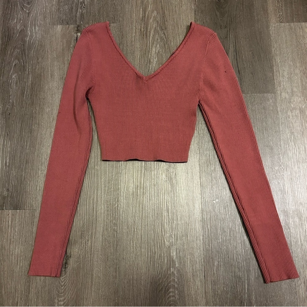 Love Tree Mauve Long Sleeve Ribbed Fitted V-neck Crop Top
